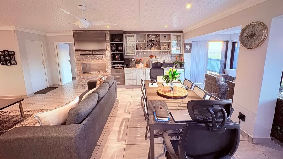 5 Bedroom Property for Sale in Reebok Western Cape